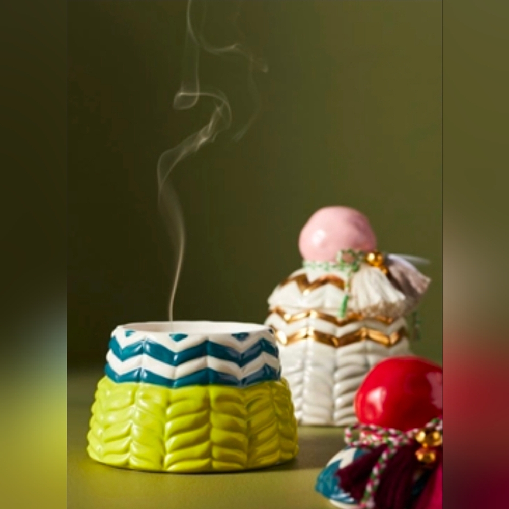 Anthropologie Betty Woody Mistletoe & Moss Sweater Candle - Picture 2 of 7
